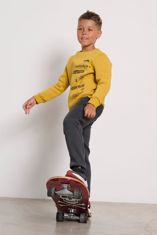 Childrens set for boys with a t-shirt and sweatpants